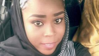 Hauwa Liman ungozoma ce da ke taimaka wa mata da yara da su ka bar gidajensu kafin a yi garkuwa da ita